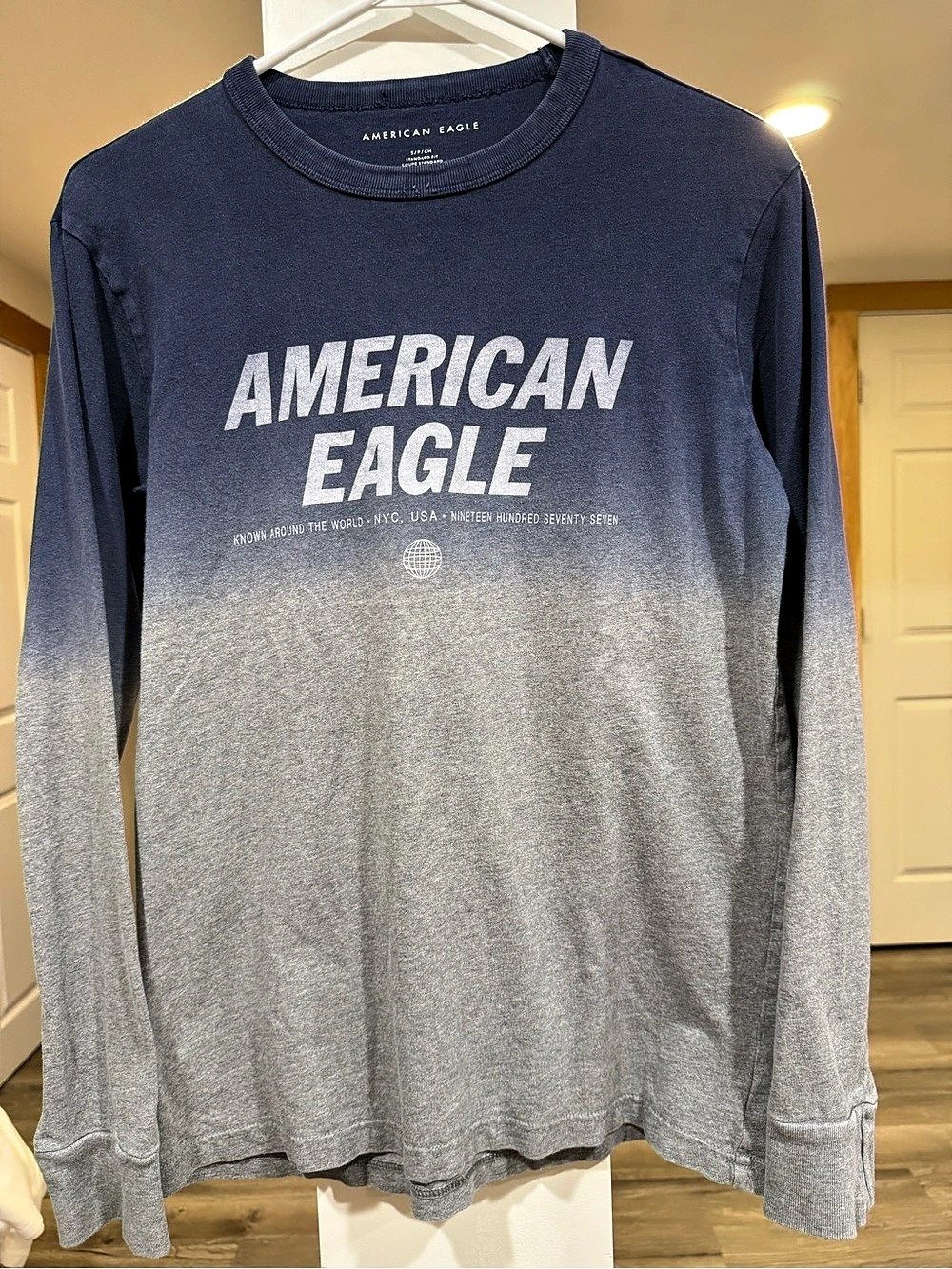 American Eagle Ombre Long-Sleeve Logo Graphic Tee Blue & Gray